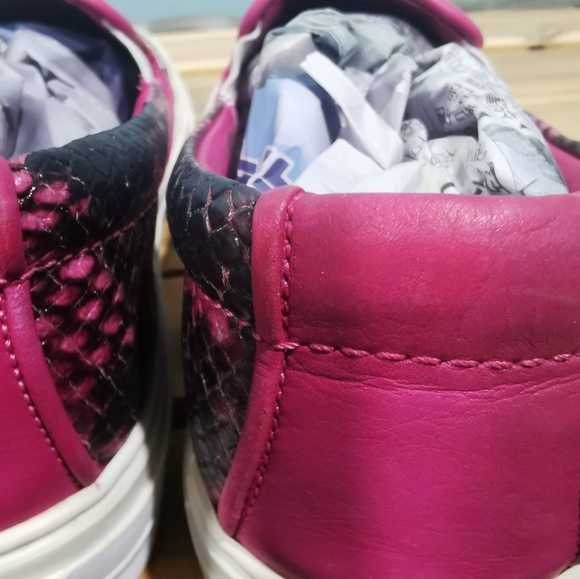 💯% Authentic Ferragamo Shoes in Pink fuchsia - Picture 6 of 16